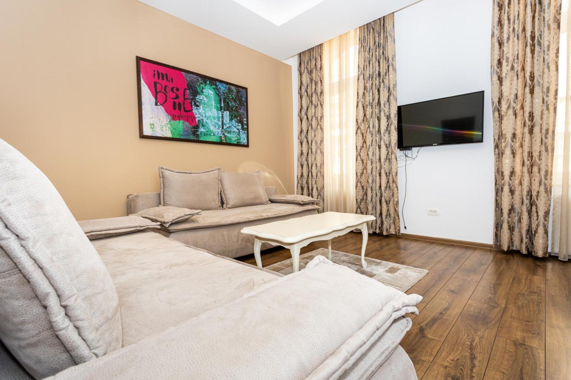 Main Promenade Apartment *